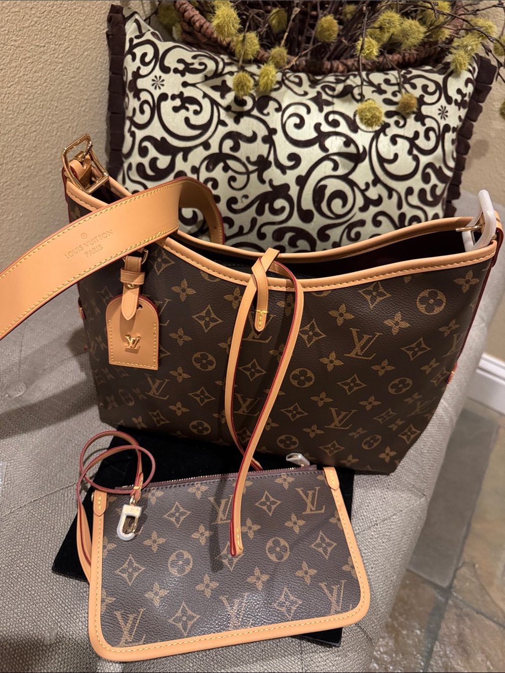 NEW Louis Vuitton Carry All PM